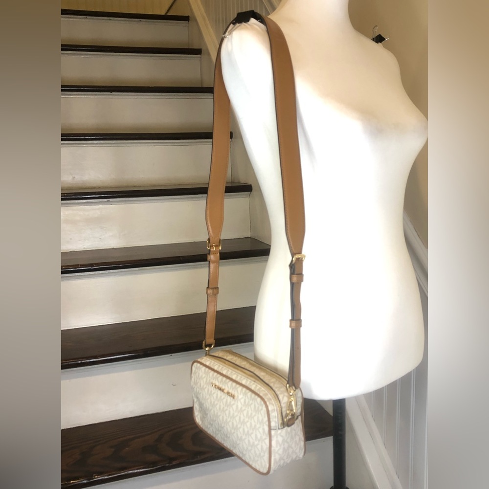 MICHAEL KORS White MK Monogram Jet Set Crossbody Shoulder Bag - Picture 4 of 17